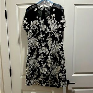 Tadashi Shoji Black and White Floral Dress Sz 16